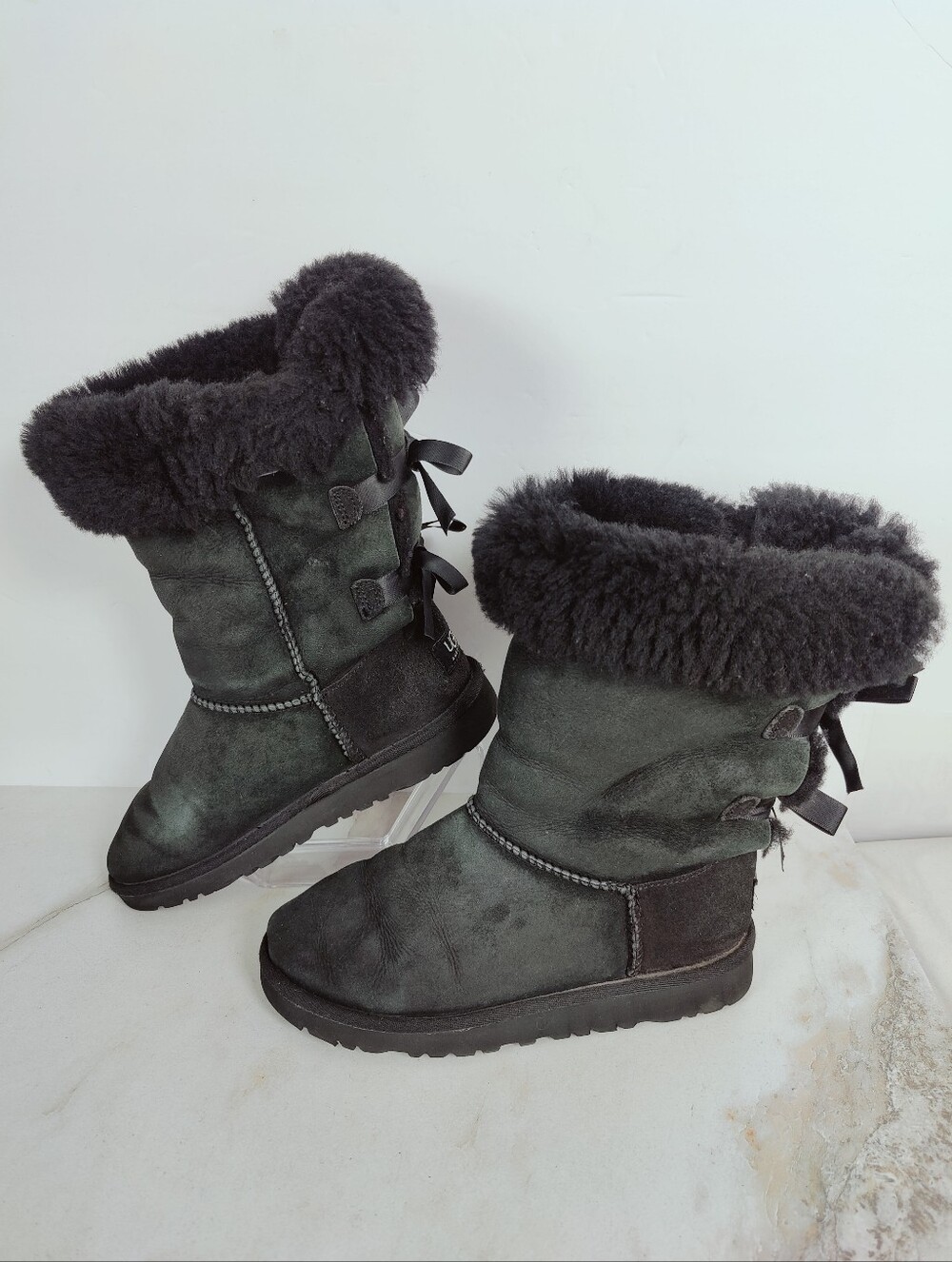 UGG Girls' Bailey Bow Black Suede Shearling Boots, Sz 3